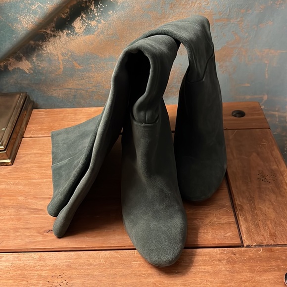 Knee-high suede boots - Picture 3 of 4